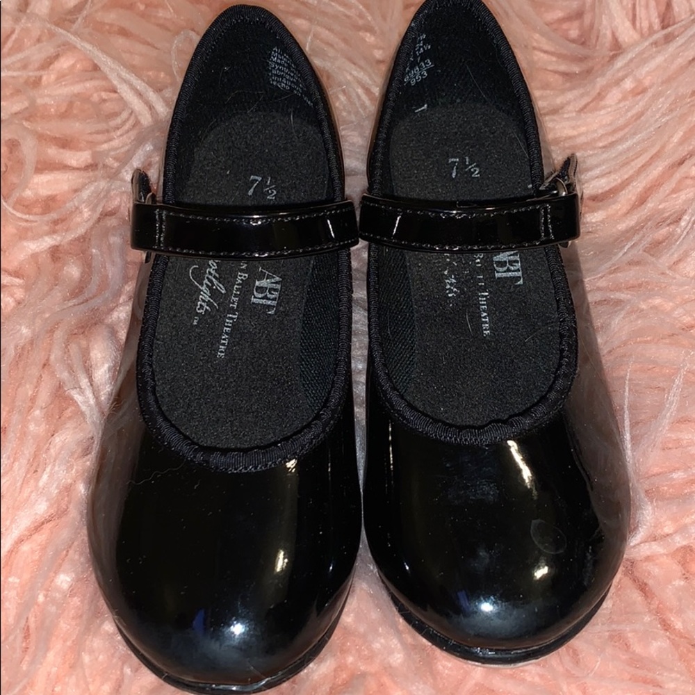 Barely used tap shoes!!